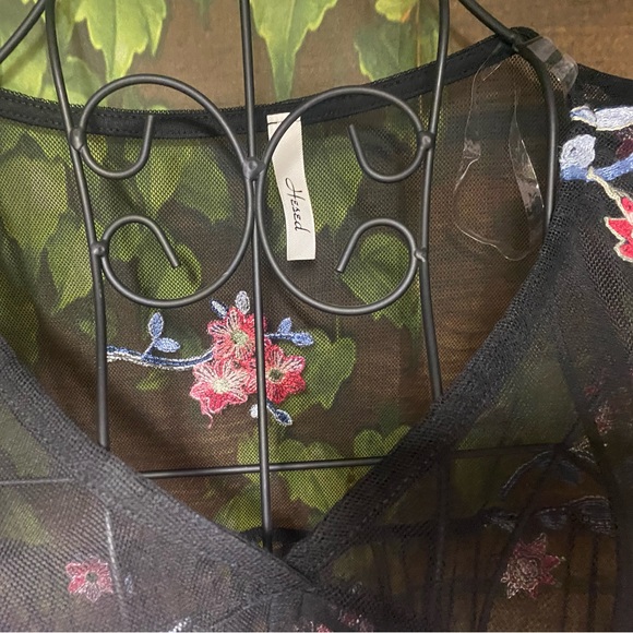 🆕 Boutique Floral Over-lay - Picture 4 of 5